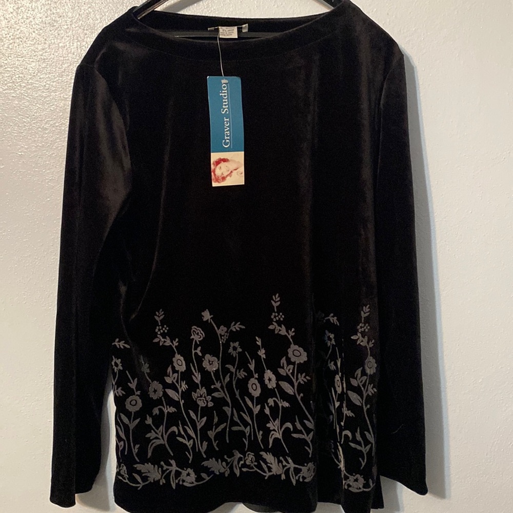Graver Studio New Velour Top